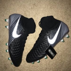 Nike magista